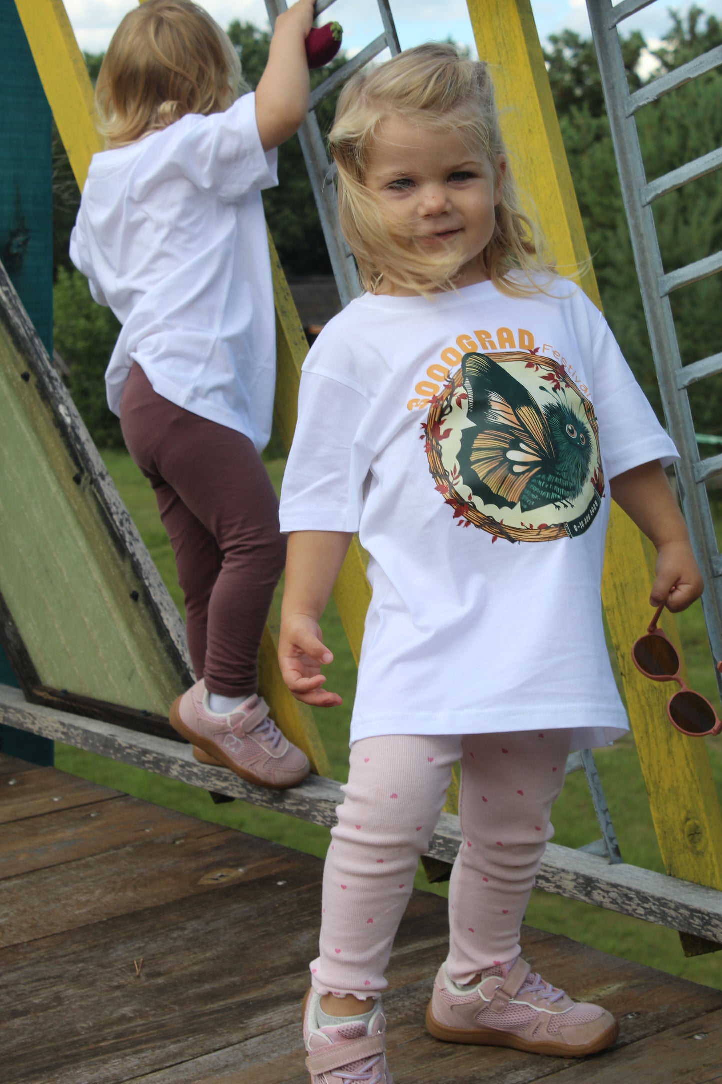 Kids Shirt – Motte umrahmt 3025 (Weiß)