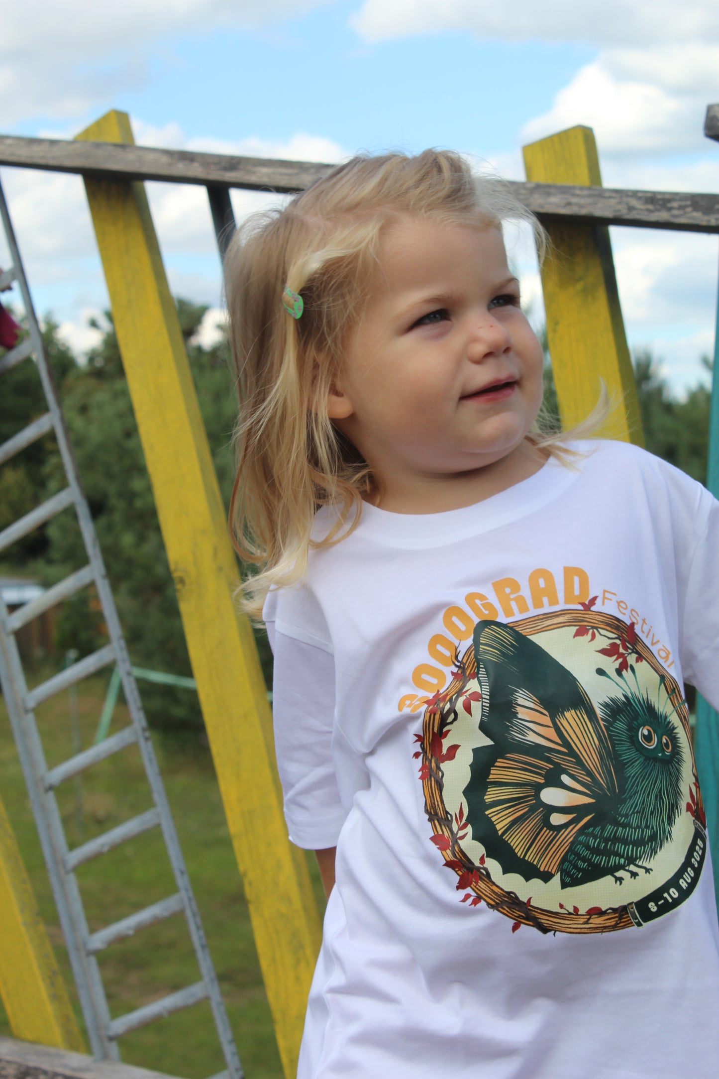 Kids Shirt – Motte umrahmt 3025 (Weiß)