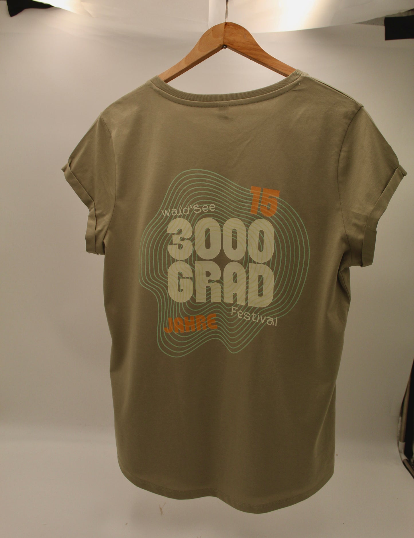 T-Shirt (Damen) – 15 Jahre 3000° Festival (Pistazie)